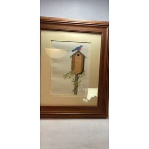 VINTAGE CROSS STITCH FRAMED GLASSED PICTURE BIRDHOUSE & BIRD BURLAP MATT  1980